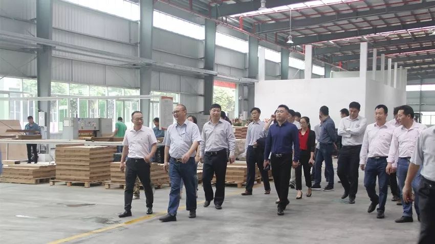 大自然地板荷木仿古ds202p價(jià)格_比家木地板_富林地板天料木