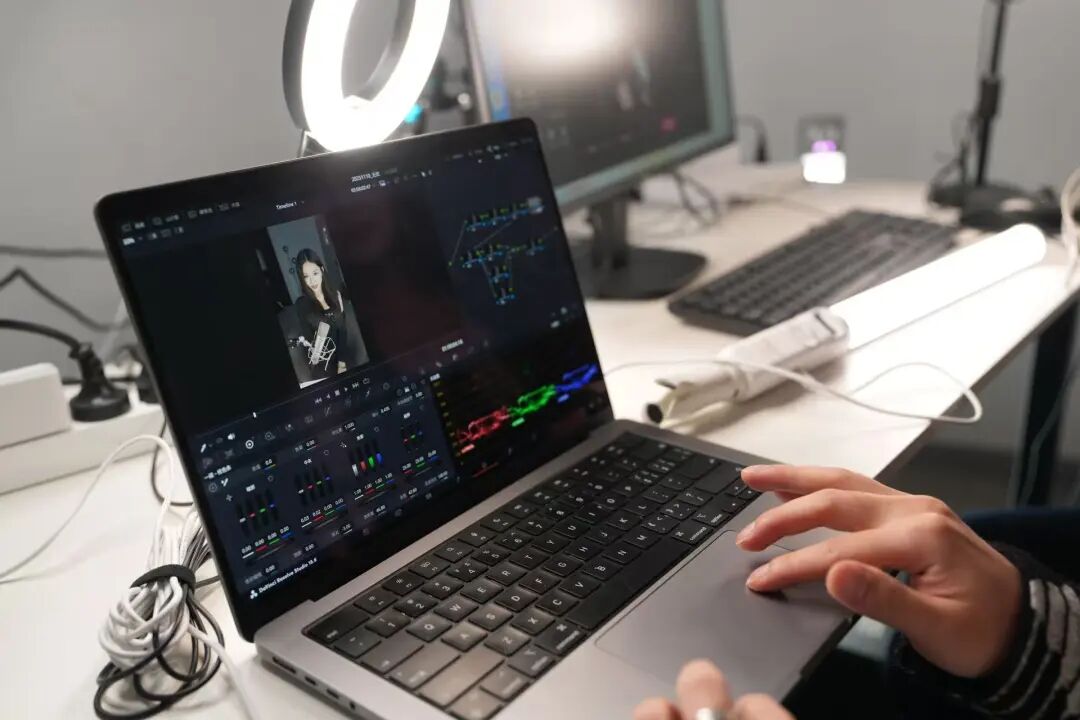 600台索尼ZV-E10M2助力无忧传媒个播化基地再升级