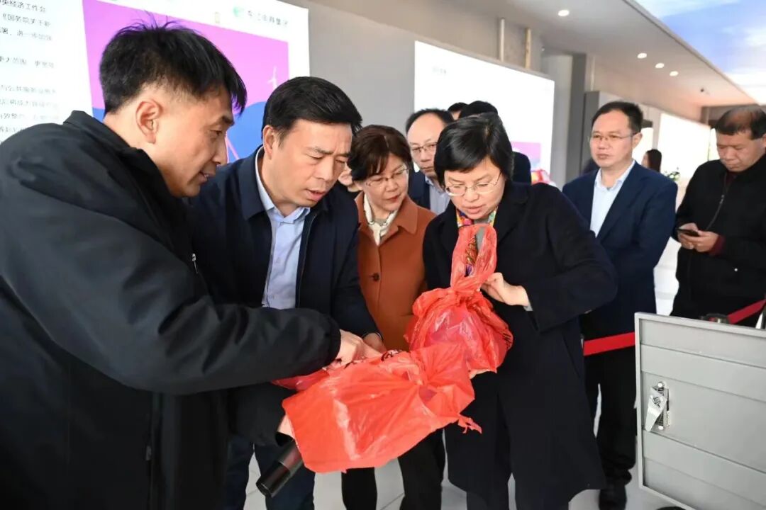 总局网监司司长庞锦一行在赣州核查指导全国网络市场监管与服务示范区