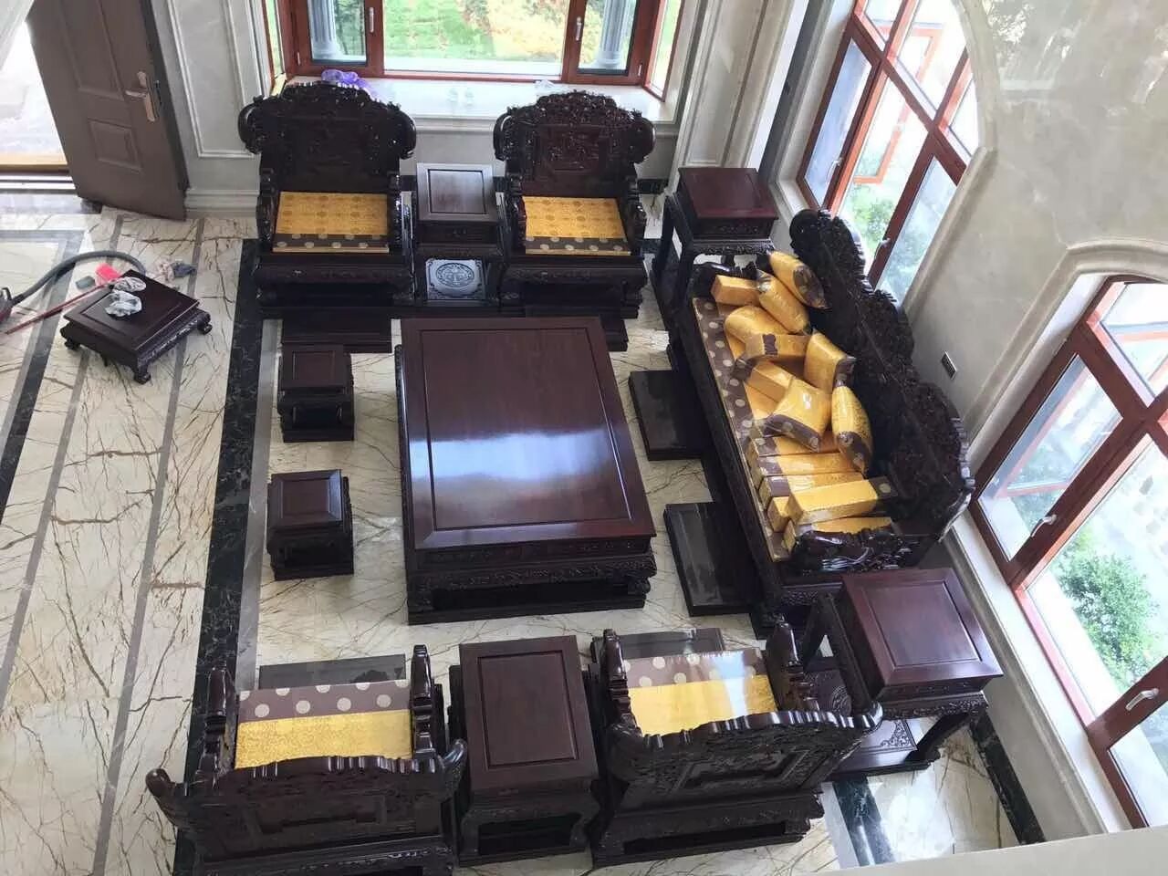 红木家具用久了会变色，这是为什么？