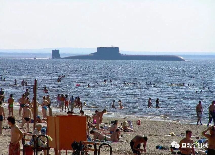 只有经过对比，才知道台风级潜艇究竟有多大的图42