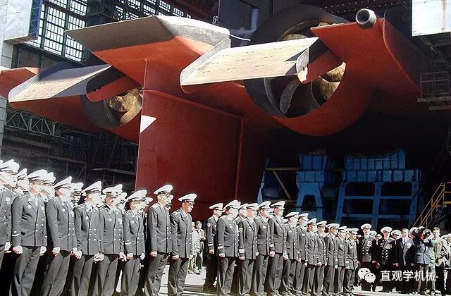 只有经过对比，才知道台风级潜艇究竟有多大的图40