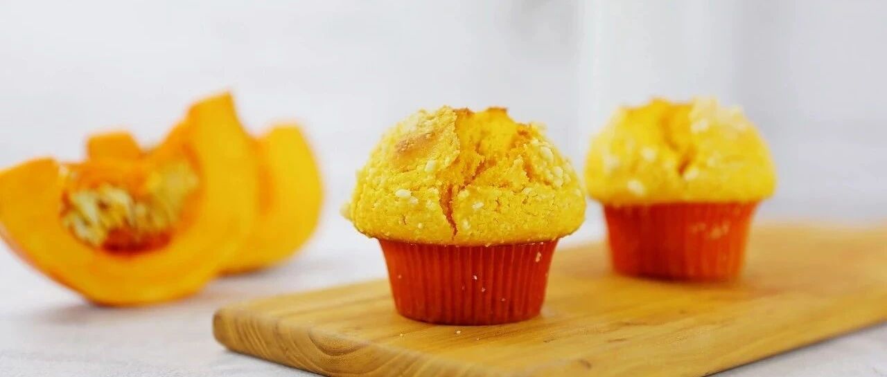秋天该吃南瓜啦！南瓜大麦芬，松松软软金灿灿