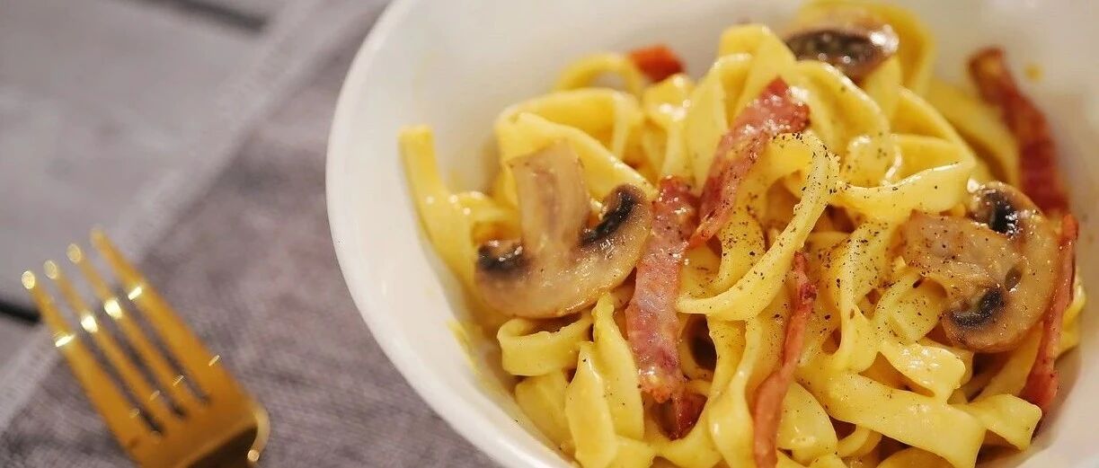 让人很难过的奶油鸡蛋风味宽面