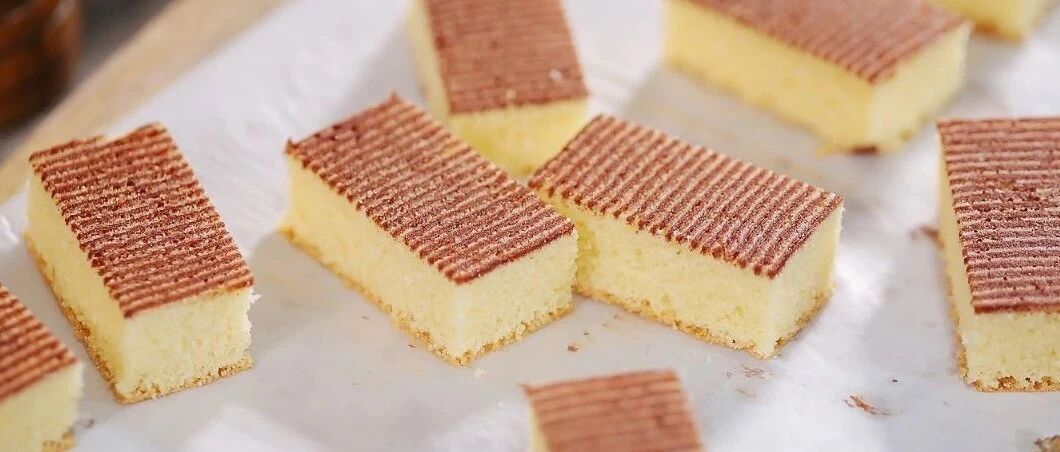 迷人的小方块海绵蛋糕