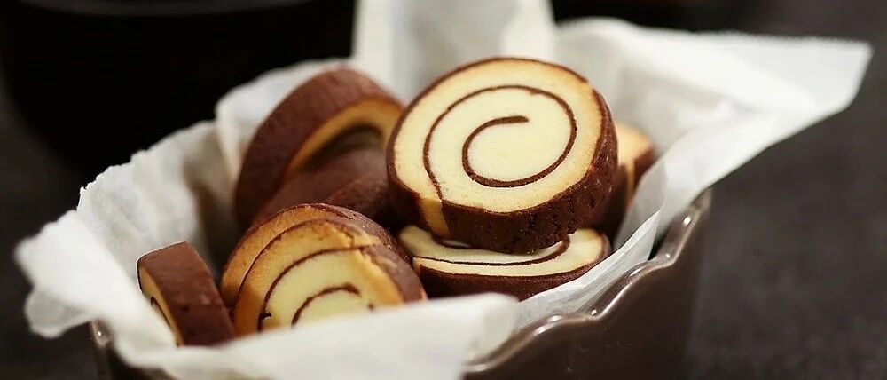 这款饼干别的倒没什么，就是好看好看好看 | 黑纹奶酪饼干