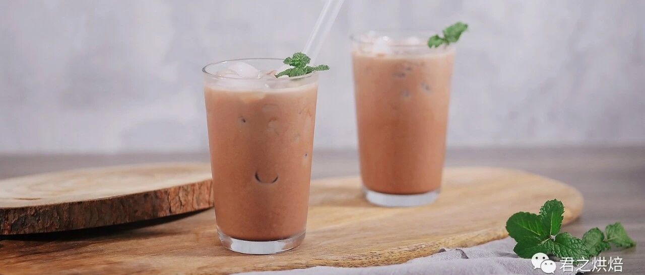 来杯自制冰奶茶吧！