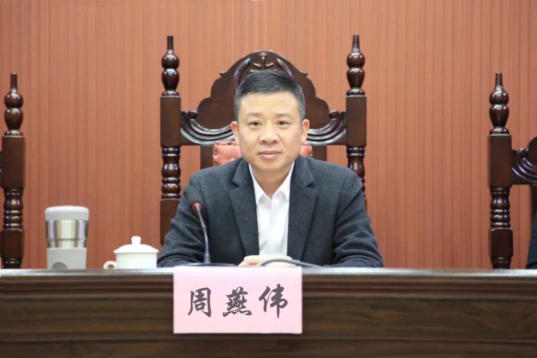 周燕伟高度肯定了龙港法院2020年在助力改革发展,疫情防控,维护社会