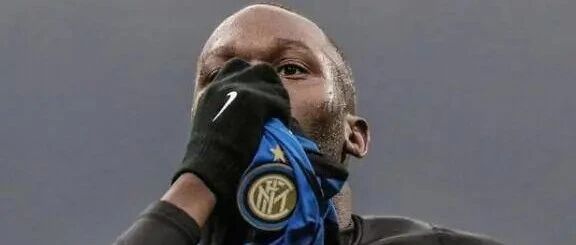 转会通：切尔西以高年薪邀卢卡库 拜仁撬巴萨飞翼