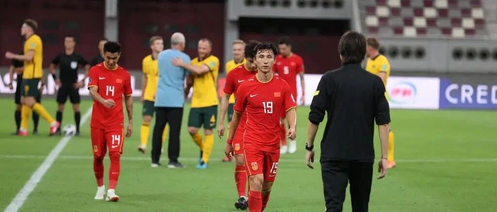 深度：国足沙迦集训正式开启 李铁战越南需解决两大难题