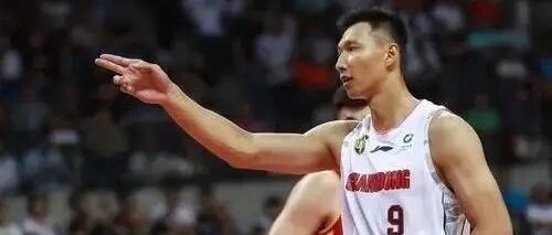 季前赛连续上双彰显好状态 阿联再出发新赛季挑起重任