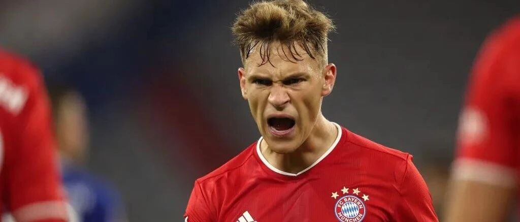 天空一声巨响，鸡哥闪亮登场！