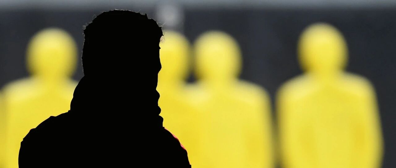 “看到你的次数，比见我妻子还多！”