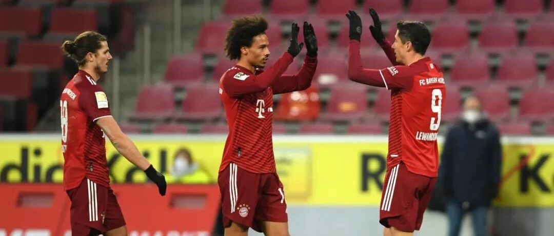 莱万戴帽！新年首胜！