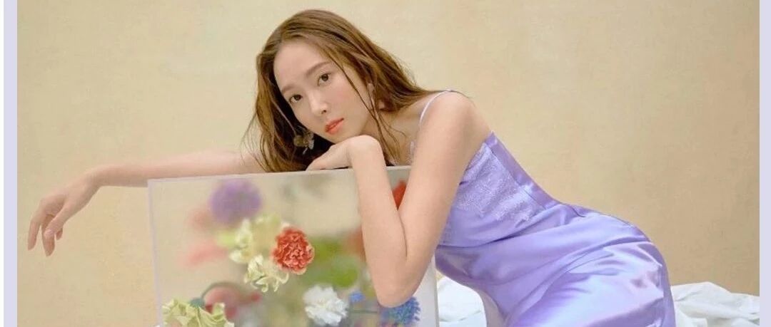 别在穿牛油果色了！“香芋紫”才是今秋最显白的颜色！