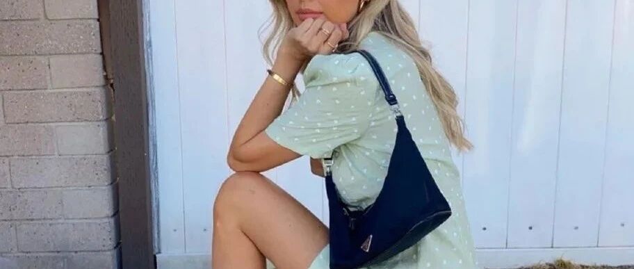 别再卷衣角了！今年流行 “ 剪一刀 ”，显瘦高级！你与时髦只差了件它！