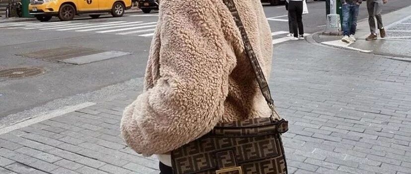 懒人时髦法则：短大衣+阔腿裤/半裙，羊羔毛/毛衣+格子裙，今冬就！选！它！