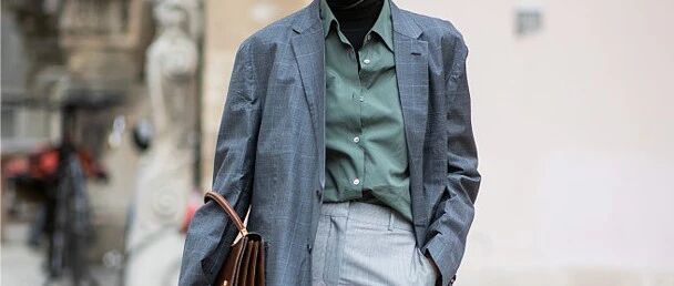 衬衫+高领 = 秋冬最流行的穿法，整个娱乐圈都在穿！