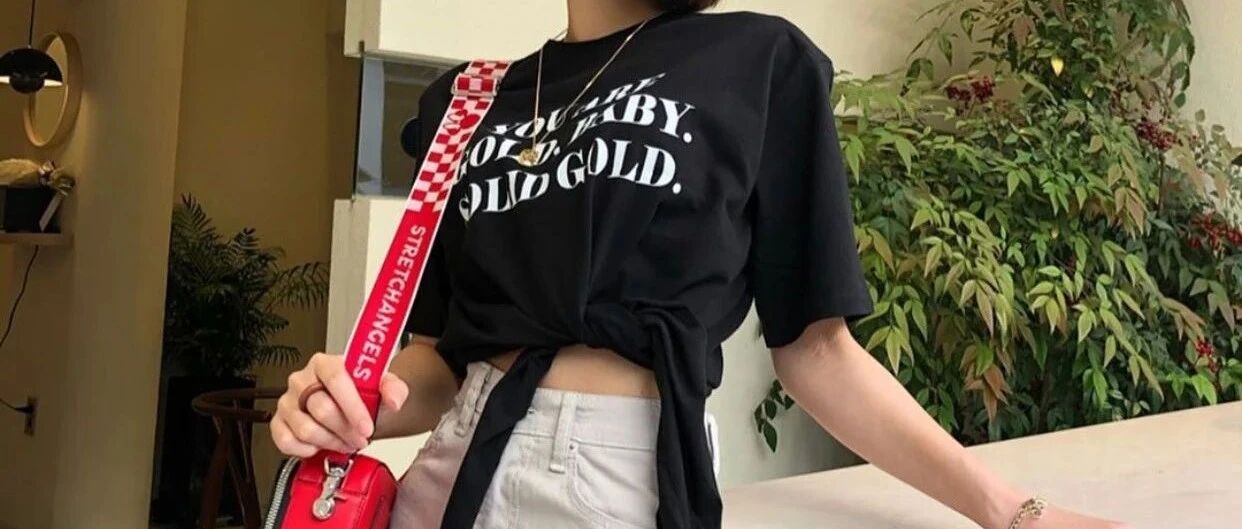 T恤 + 半裙，短上衣 + 网红裤，2020这样穿时髦炸了！也太太太好看了吧！！