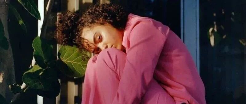 2020秋冬流行色——早秋色彩抢先穿,谁穿谁先美！