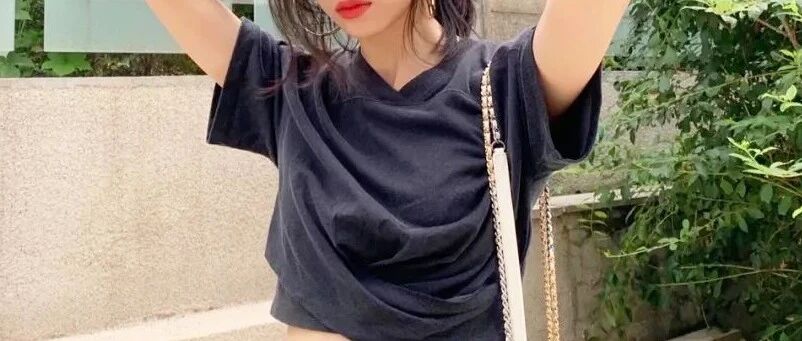 别再穿阔腿裤了！今年穿T恤+半裙：有100种方式让你美美美！！