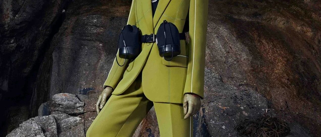 这双鞋火了十年！搭什么衣服都超时髦，再不穿就晚了！