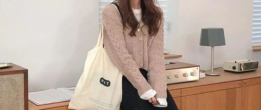 半身裙 + 毛衣 = 冬天穿搭常青树，这3种毛呢裙超好看~