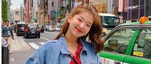 别再穿一身黑了！这4条裙子搭配=最仙的夏秋换季搭配！