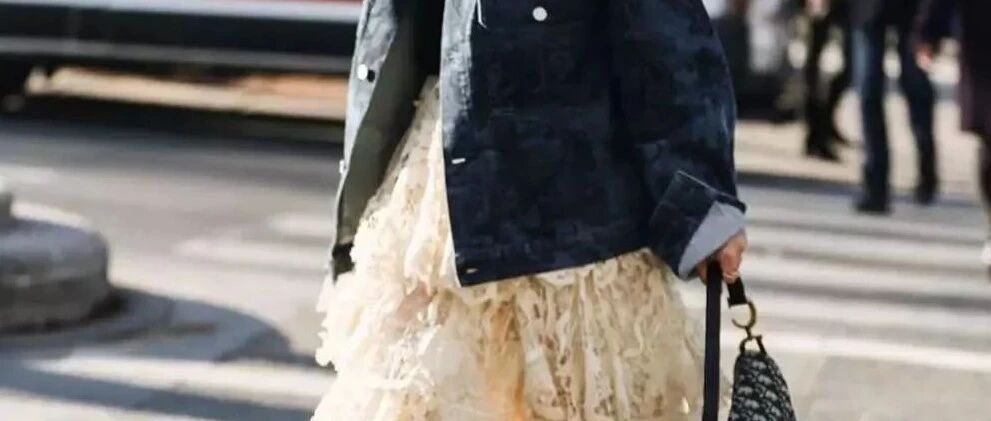 连衣裙＋外套=2021早春潮搭，巨有气质，美炸了！