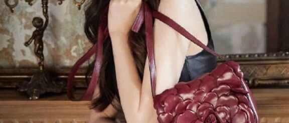 2020秋冬流行色都出来了 ！你还不知道？！早秋色彩抢先穿~