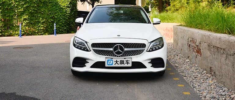 只要颜值和车标，豪华本色靠某宝