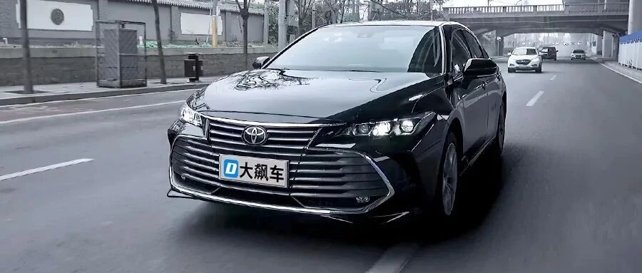 不像凯美瑞，亚洲龙开起来更像雷克萨斯ES