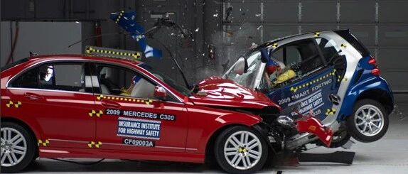 这些惨烈的碰撞测试，你肯定没见过