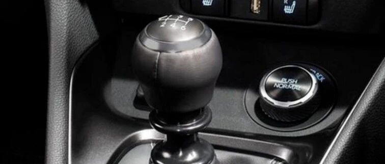 汽油车走向穷途末路，电动车却在模仿它们