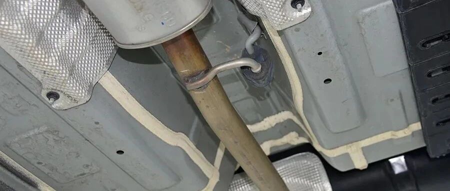 不知道车机是不是奶奶的，但底盘应该是爷爷的