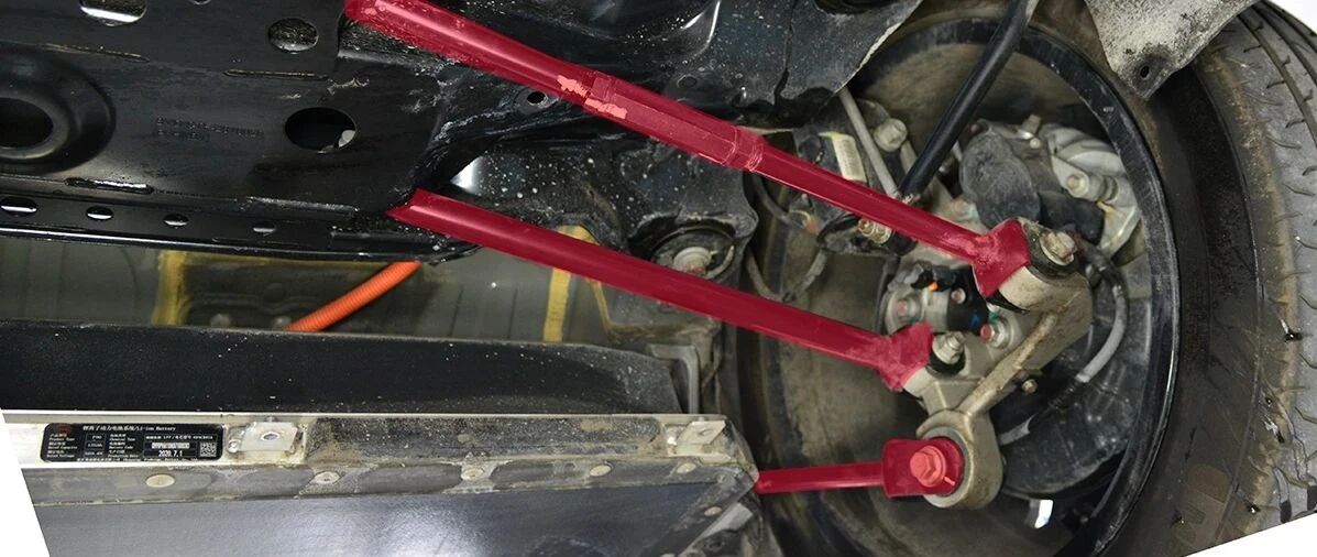 比亚迪汉底盘拆解，先一代比一代强，再和人PK