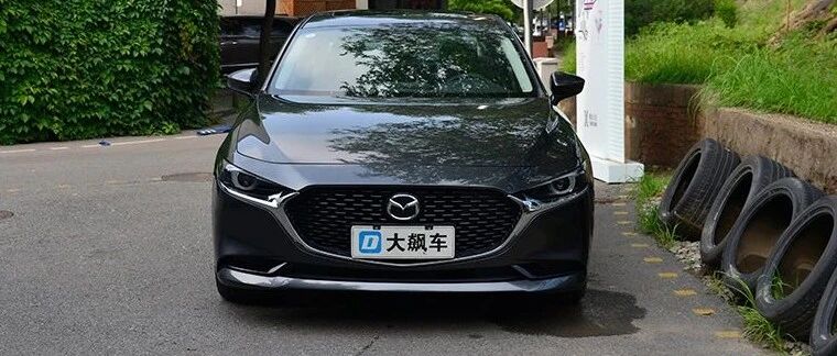 像极了过去的宝马，与当下流行格格不入