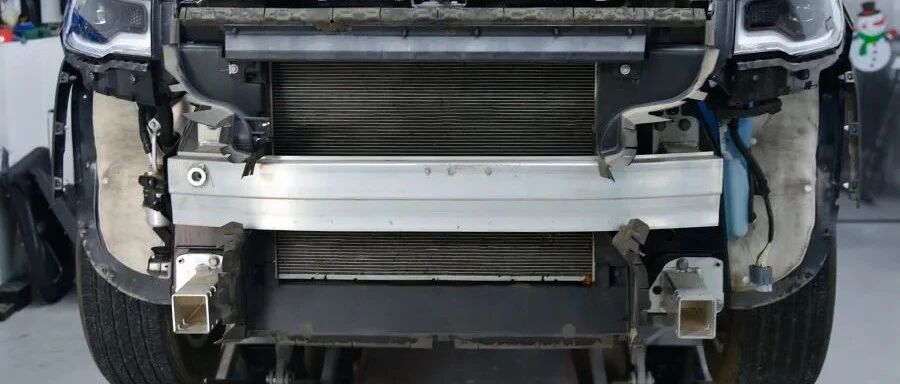 前后超4毫米的铝合金，美国车真是“家里有矿”