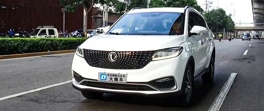 房子装修了一半，这车只调了个底盘