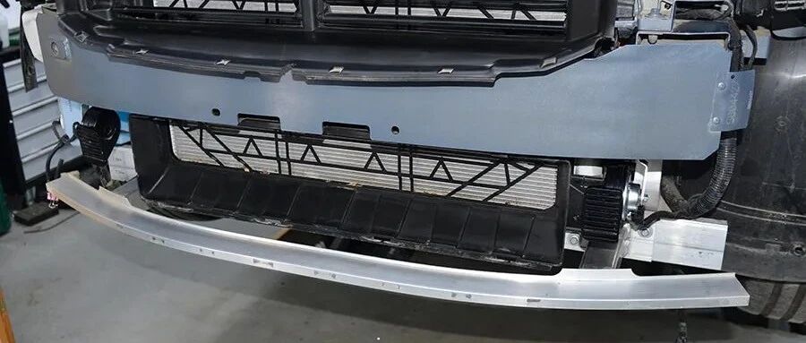 这也太横了！三根铝合金防撞梁？