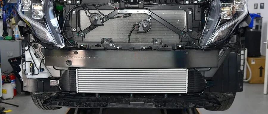 MPV的防撞梁行不行？拆开这辆车就知道了