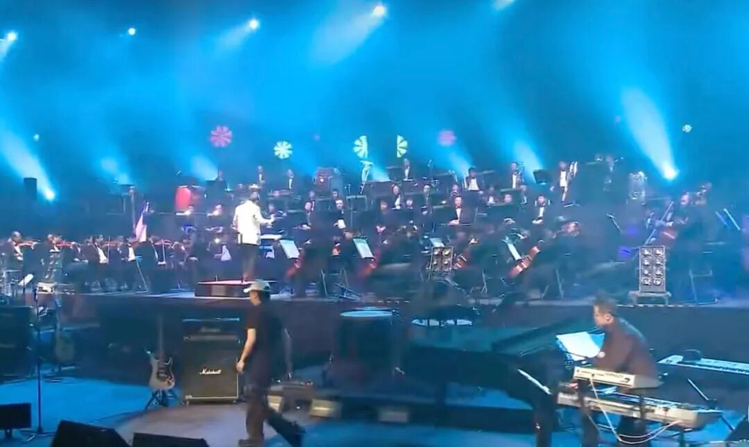 来多次与国内著名指挥家及交响乐团合作,曾合作的指挥家包括张艺,杨洋