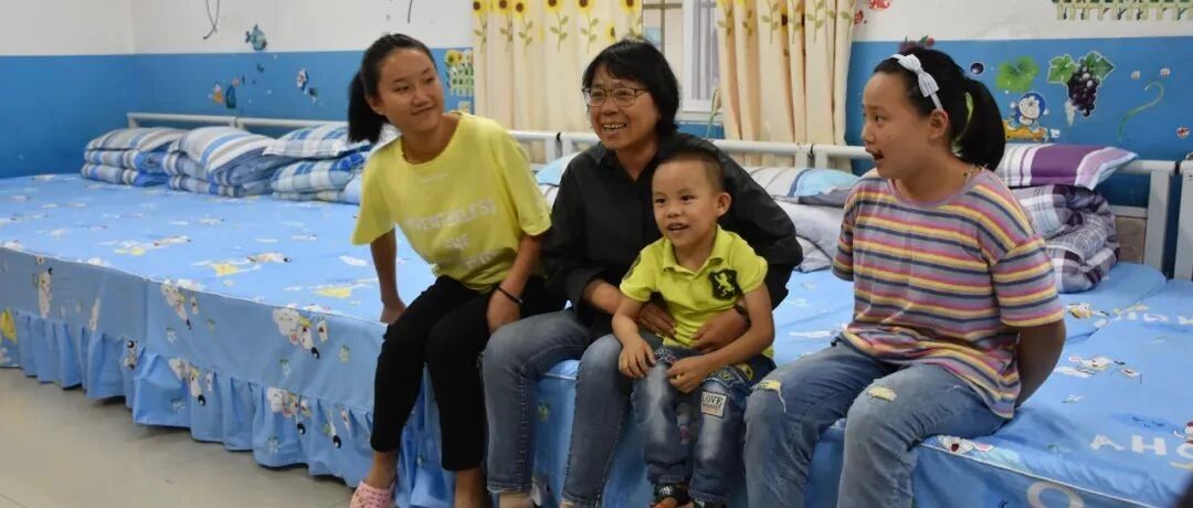 点赞！张桂梅被授予全国三八红旗手标兵称号