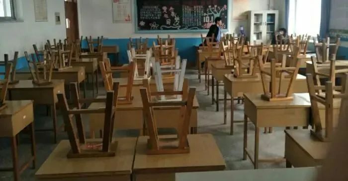 学生在校值日摔伤  学校被判赔17万