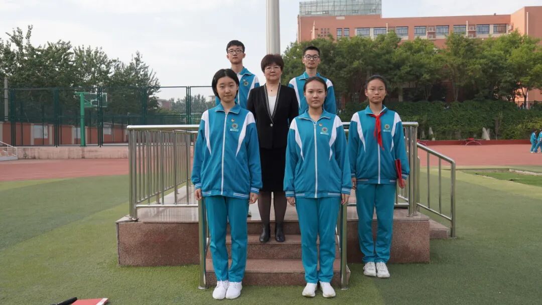 记录山东师范大学第二附属中学的一场升旗仪式!