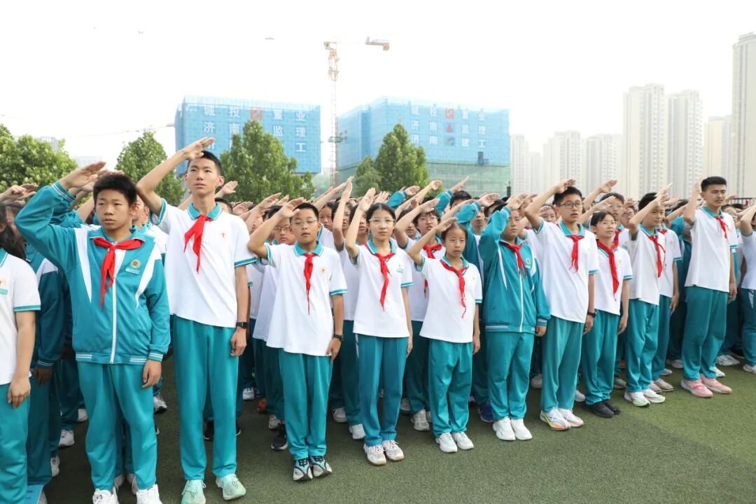 记录山东师范大学第二附属中学的一场升旗仪式!