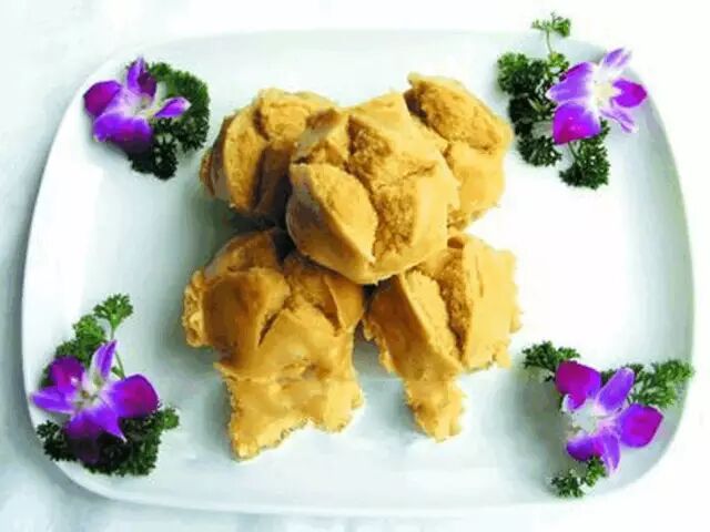 贵州—碗耳糕又名"娃儿糕"贵州贵阳地区特色糕点形状像一个小茶碗用