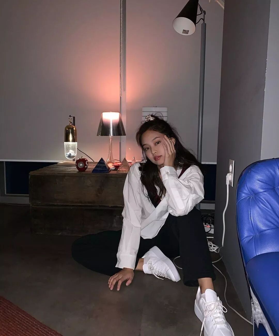 Jennie私服穿搭 半梳马尾的学院风造型 猫系少女的魅力 笑锦品 微信公众号文章阅读 Wemp