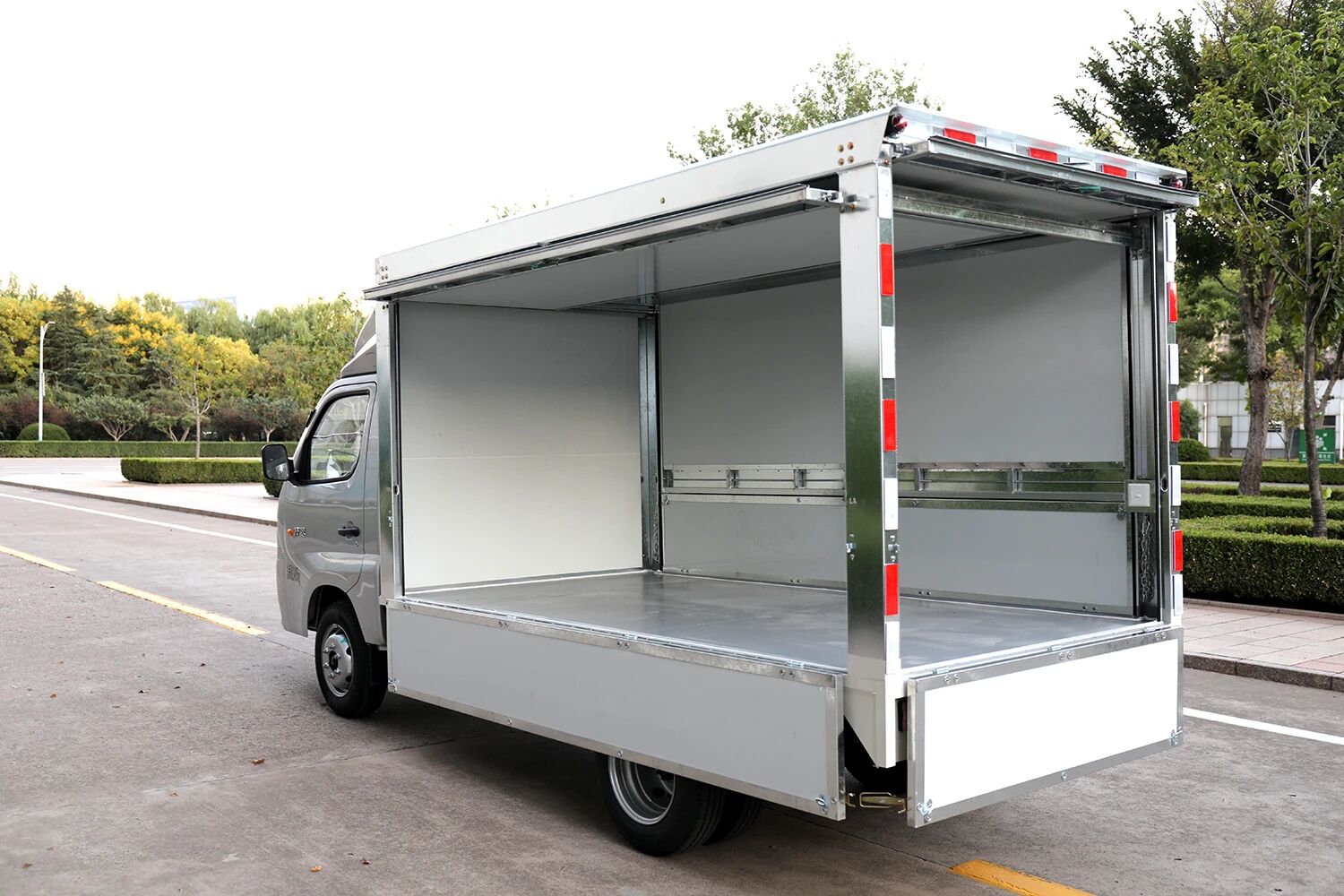 翼展风采丨移动商铺开门即创富