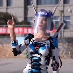 大连美女仿生机器人火了，网友：人形电脑东北银